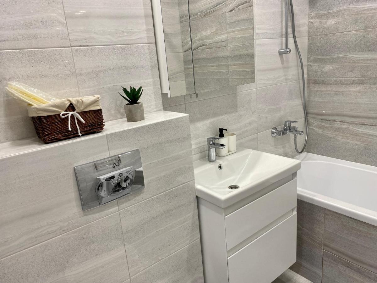 Slavutich Apartments Near Metro Station Kijów Zewnętrze zdjęcie